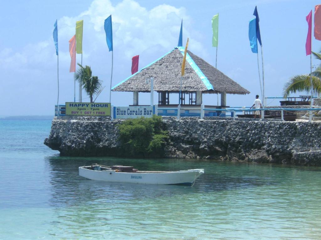 Blue Corals Beach Resort Логон Экстерьер фото